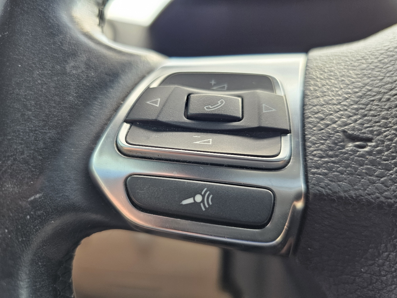 Volkswagen Tiguan 2WD 4dr Auto S 2014