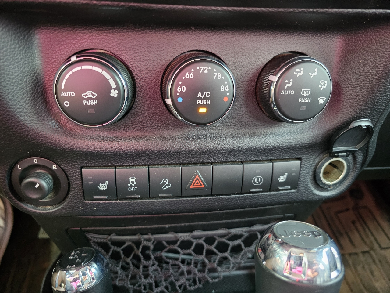 Jeep Wrangler Unlimited 4WD 4dr Altitude 2014