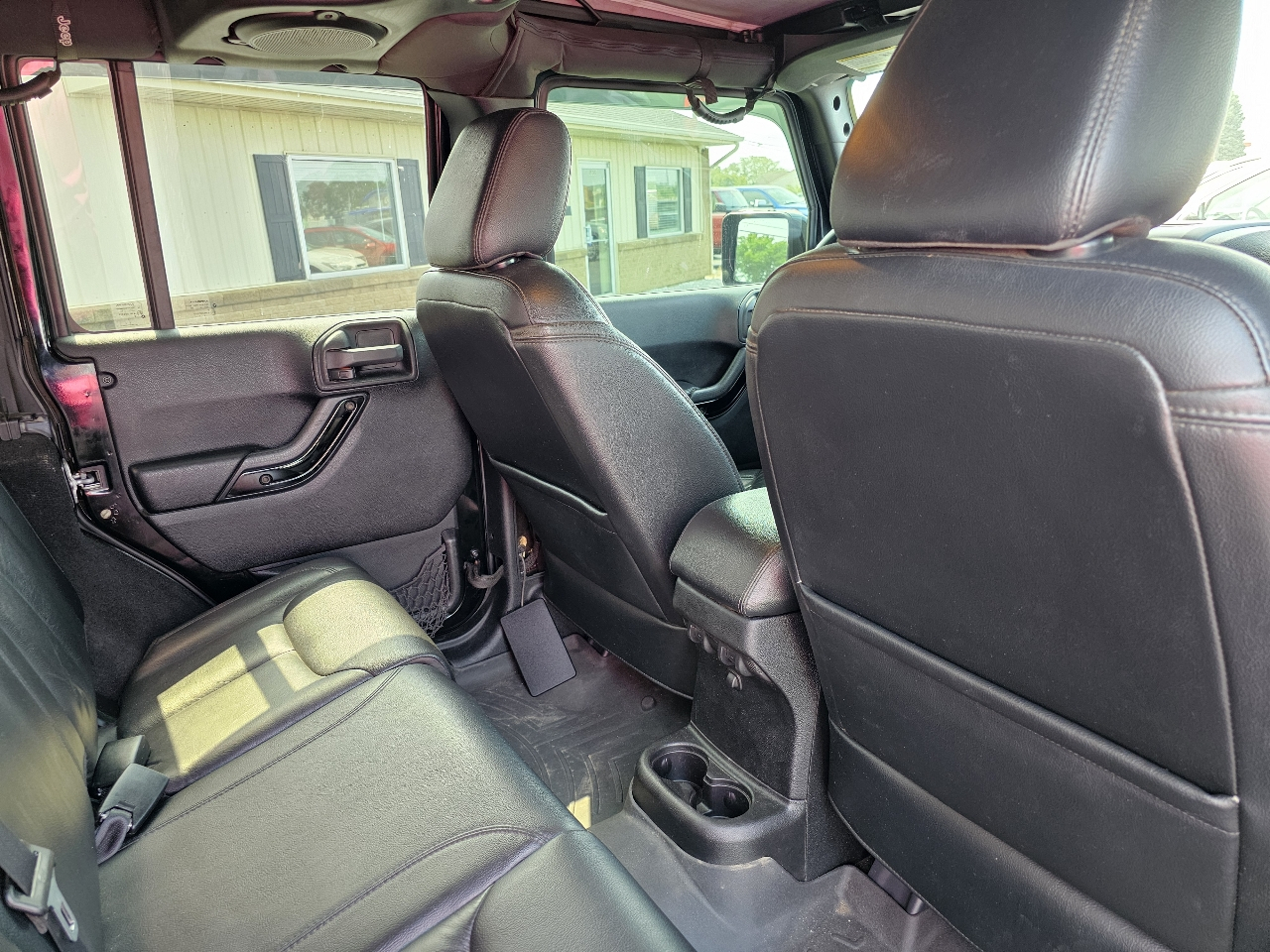 Jeep Wrangler Unlimited 4WD 4dr Altitude 2014