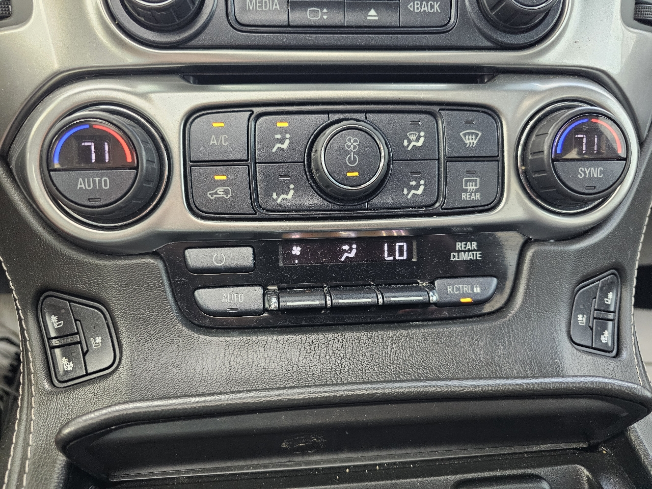 Chevrolet Tahoe 4WD 4dr Premier 2018
