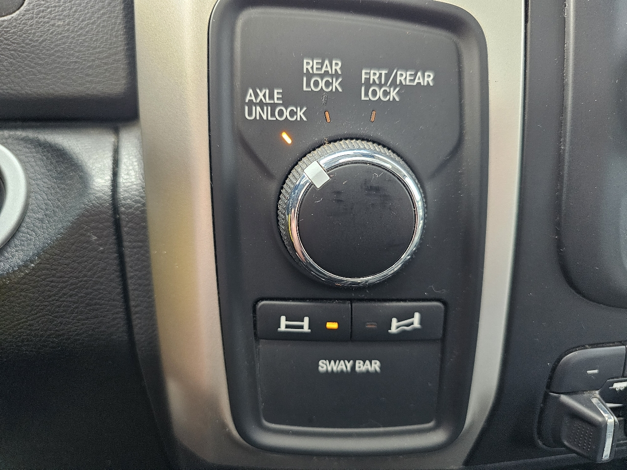 RAM 2500 4WD Crew Cab 149" Power Wagon 2016