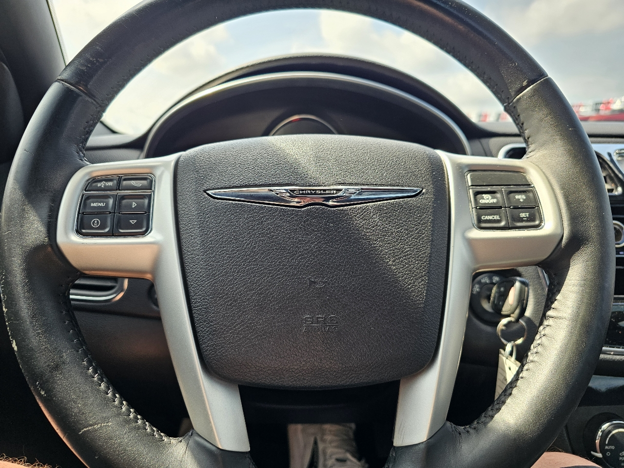 Chrysler 200 4dr Sdn Touring 2013