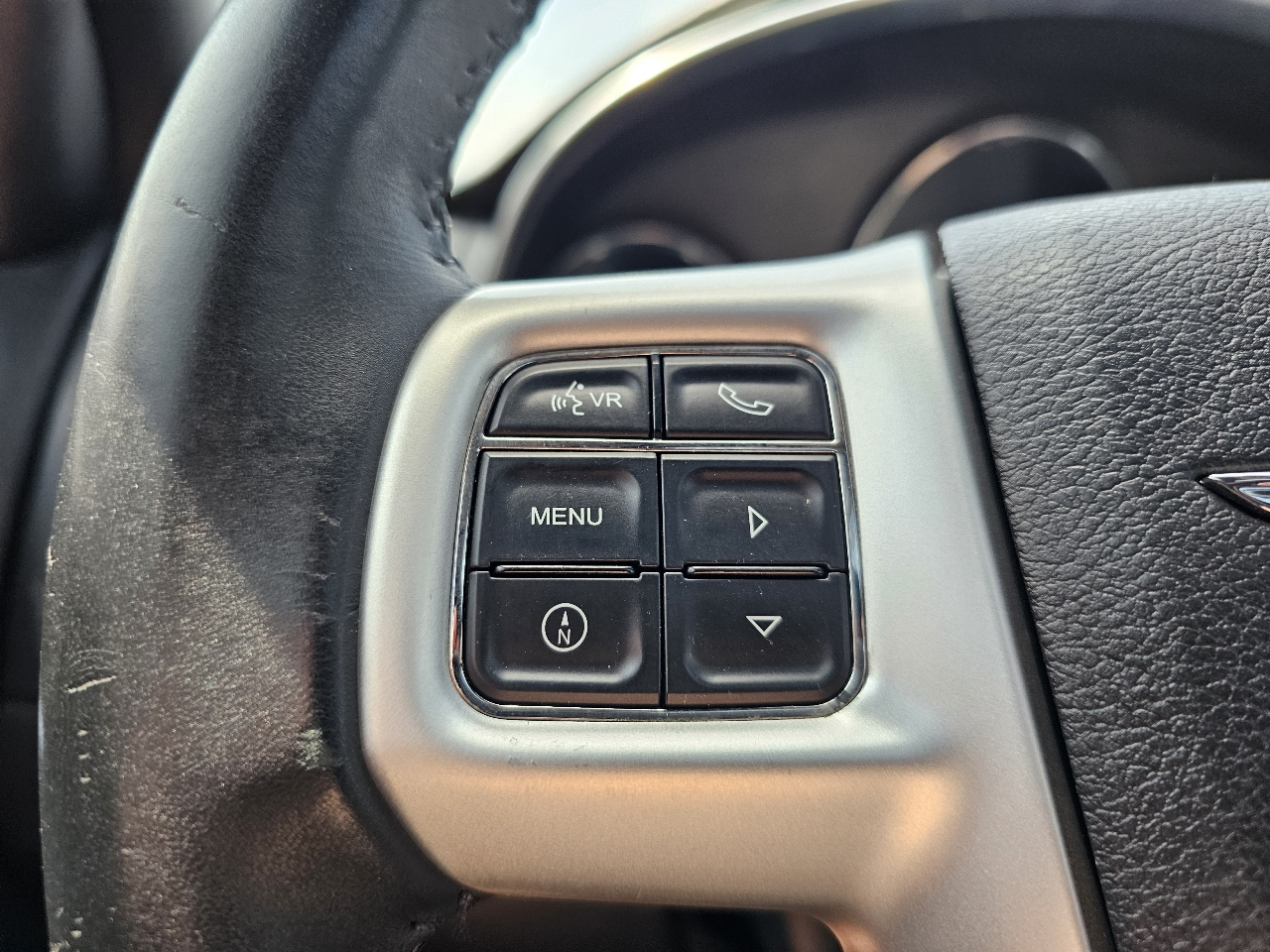Chrysler 200 4dr Sdn Touring 2013