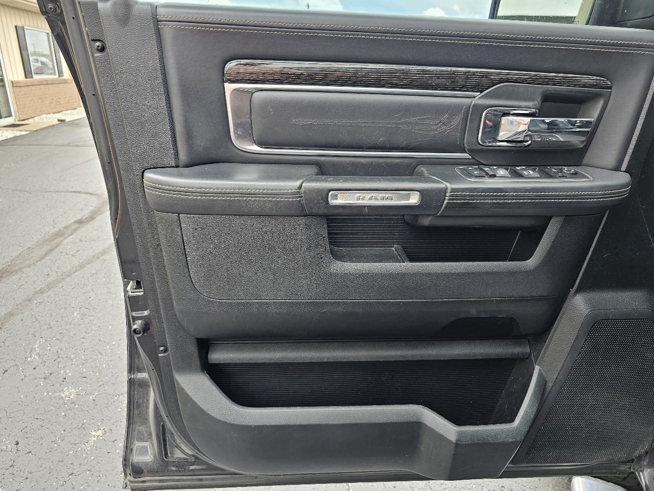 RAM 1500 Limited 4x4 Crew Cab 5'7" Box *Ltd Avail* 2018