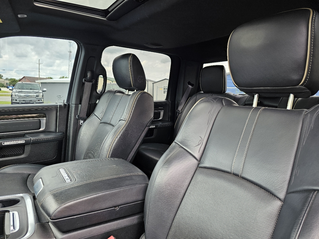 RAM 1500 Limited 4x4 Crew Cab 5'7" Box *Ltd Avail* 2018