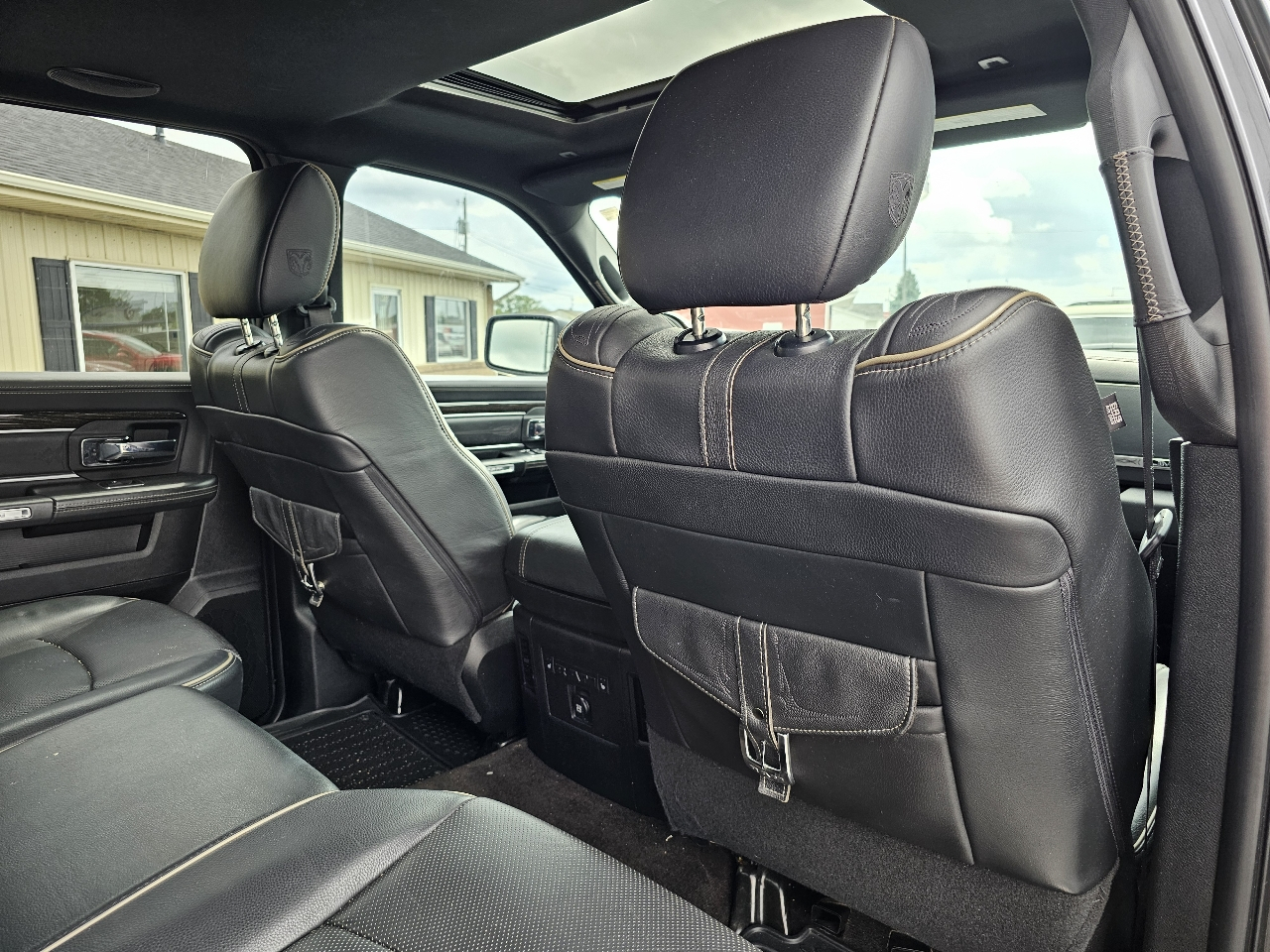 RAM 1500 Limited 4x4 Crew Cab 5'7" Box *Ltd Avail* 2018