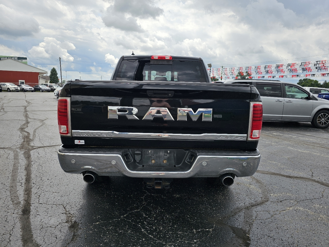 RAM 1500 Limited 4x4 Crew Cab 5'7" Box *Ltd Avail* 2018