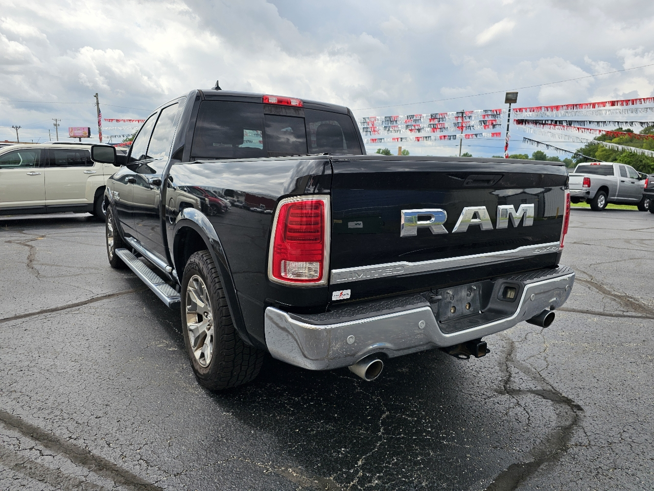 RAM 1500 Limited 4x4 Crew Cab 5'7" Box *Ltd Avail* 2018