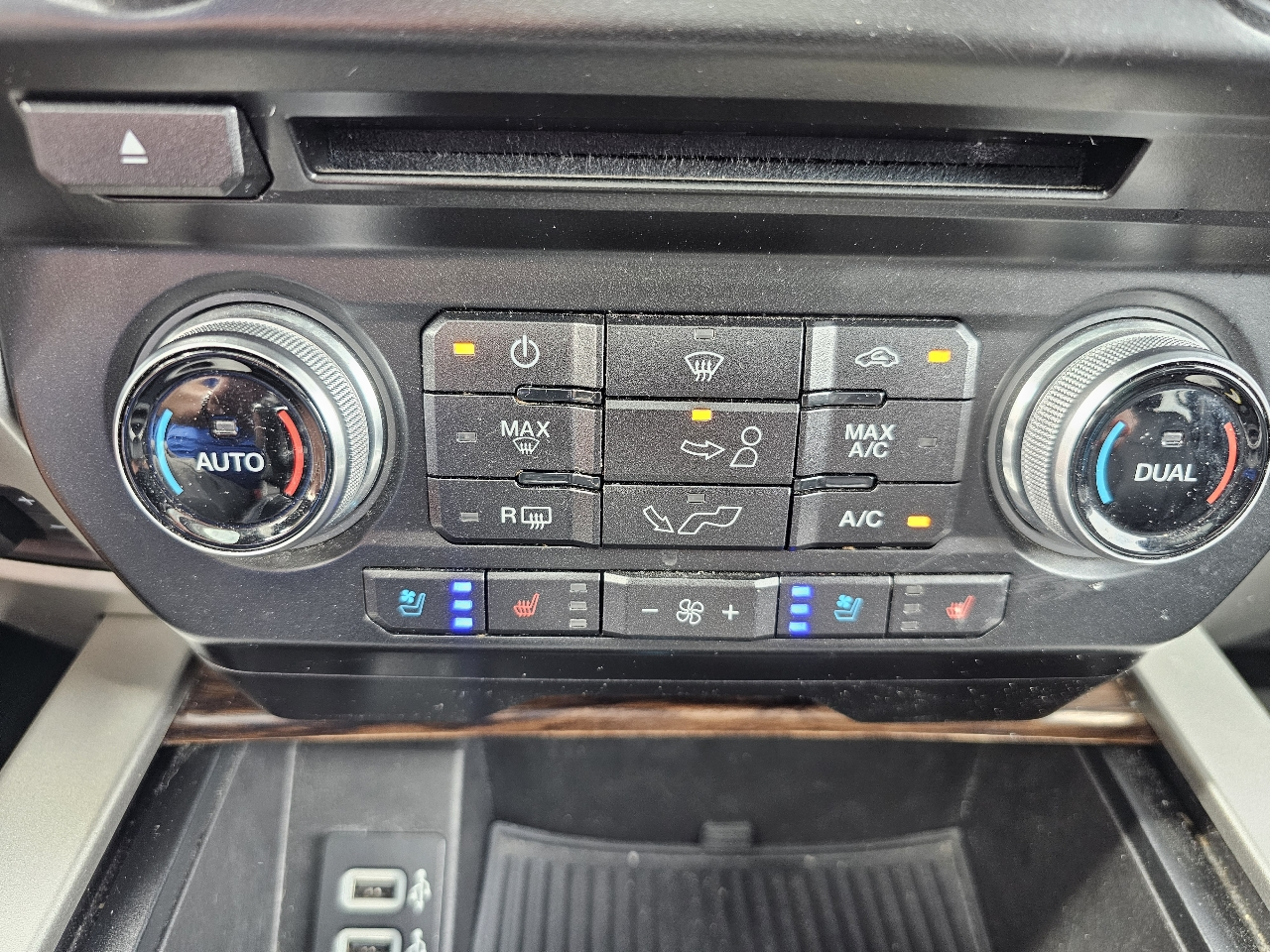 Ford F-150 Lariat 4WD SuperCrew 5.5' Box 2018