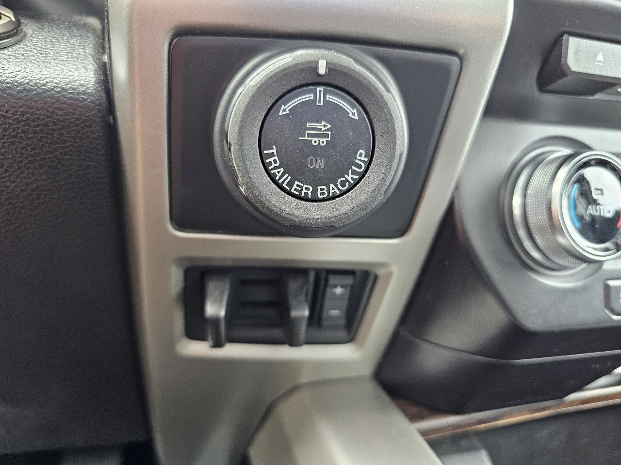 Ford F-150 Lariat 4WD SuperCrew 5.5' Box 2018