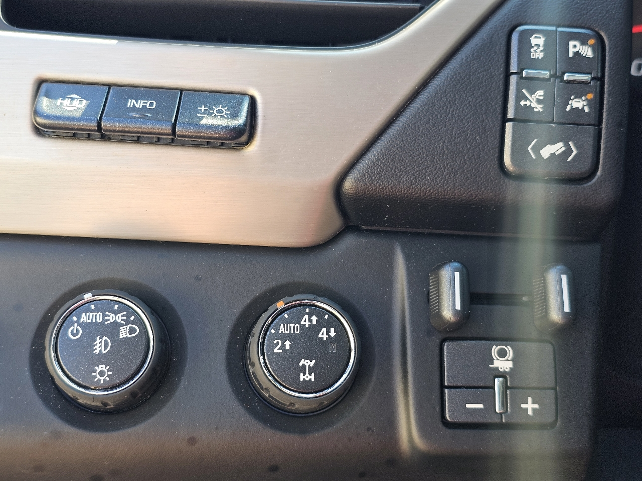 GMC Yukon 4WD 4dr Denali 2016