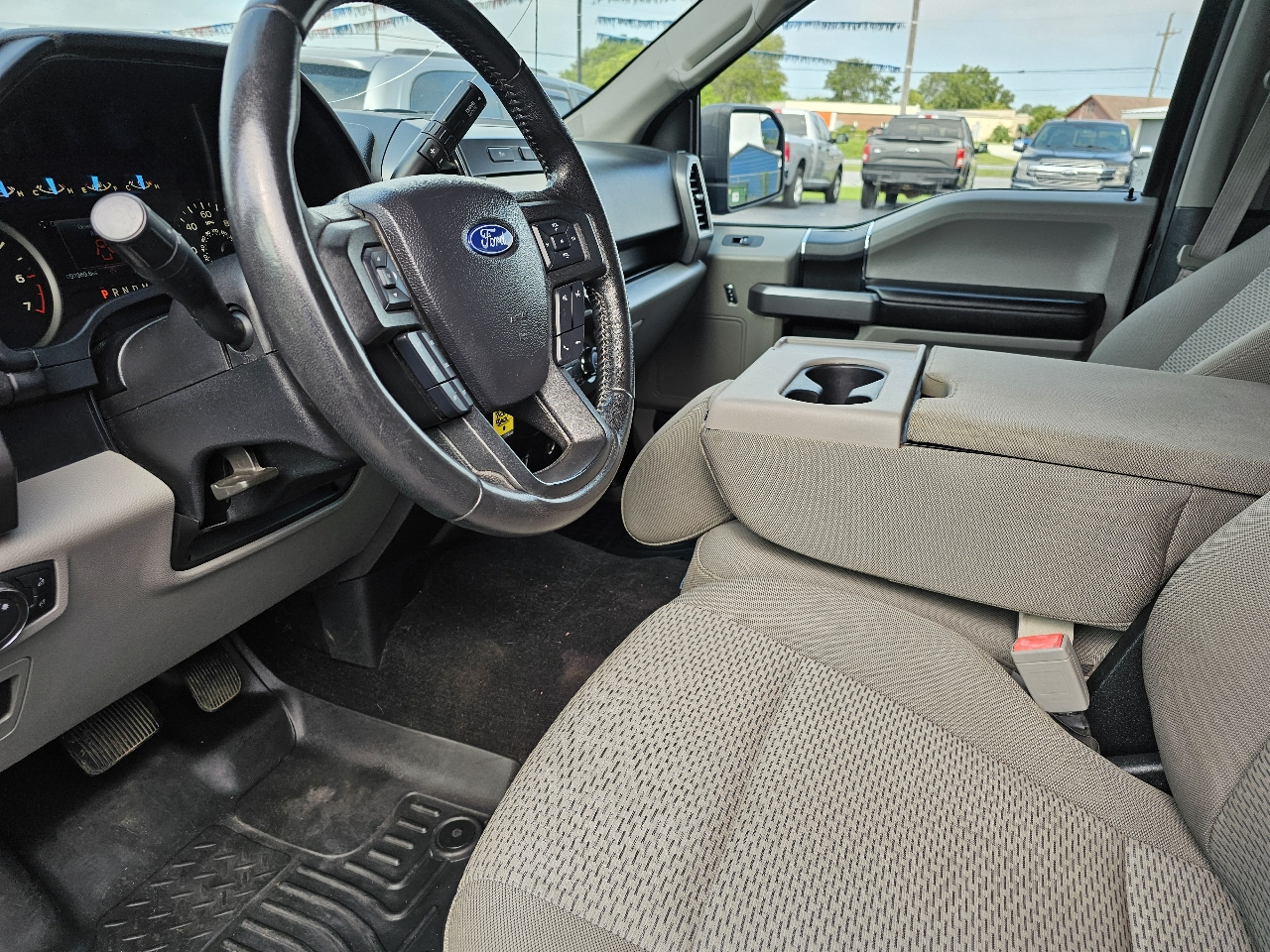 Ford F-150 4WD SuperCrew 145" XLT 2019