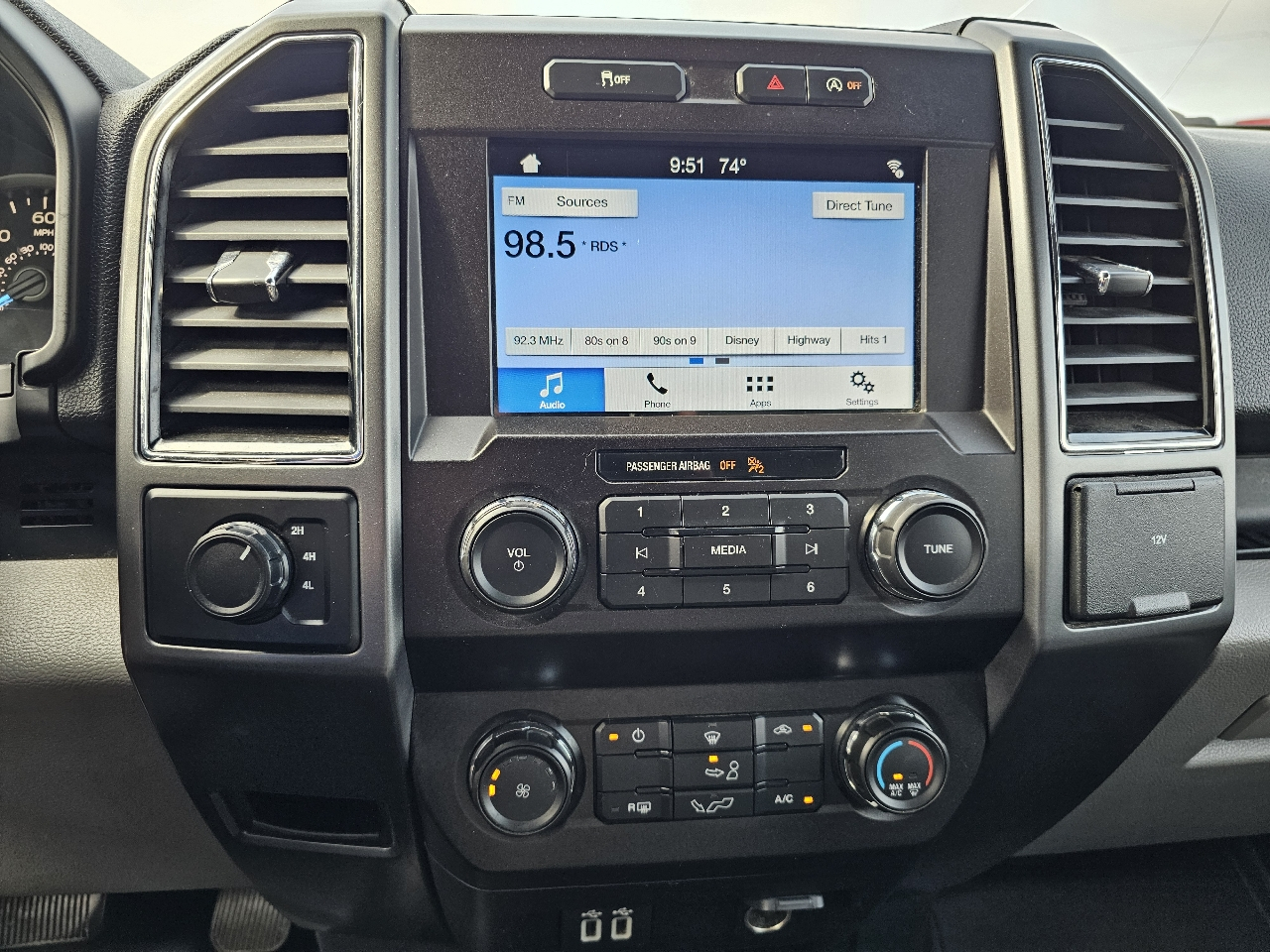 Ford F-150 4WD SuperCrew 145" XLT 2019