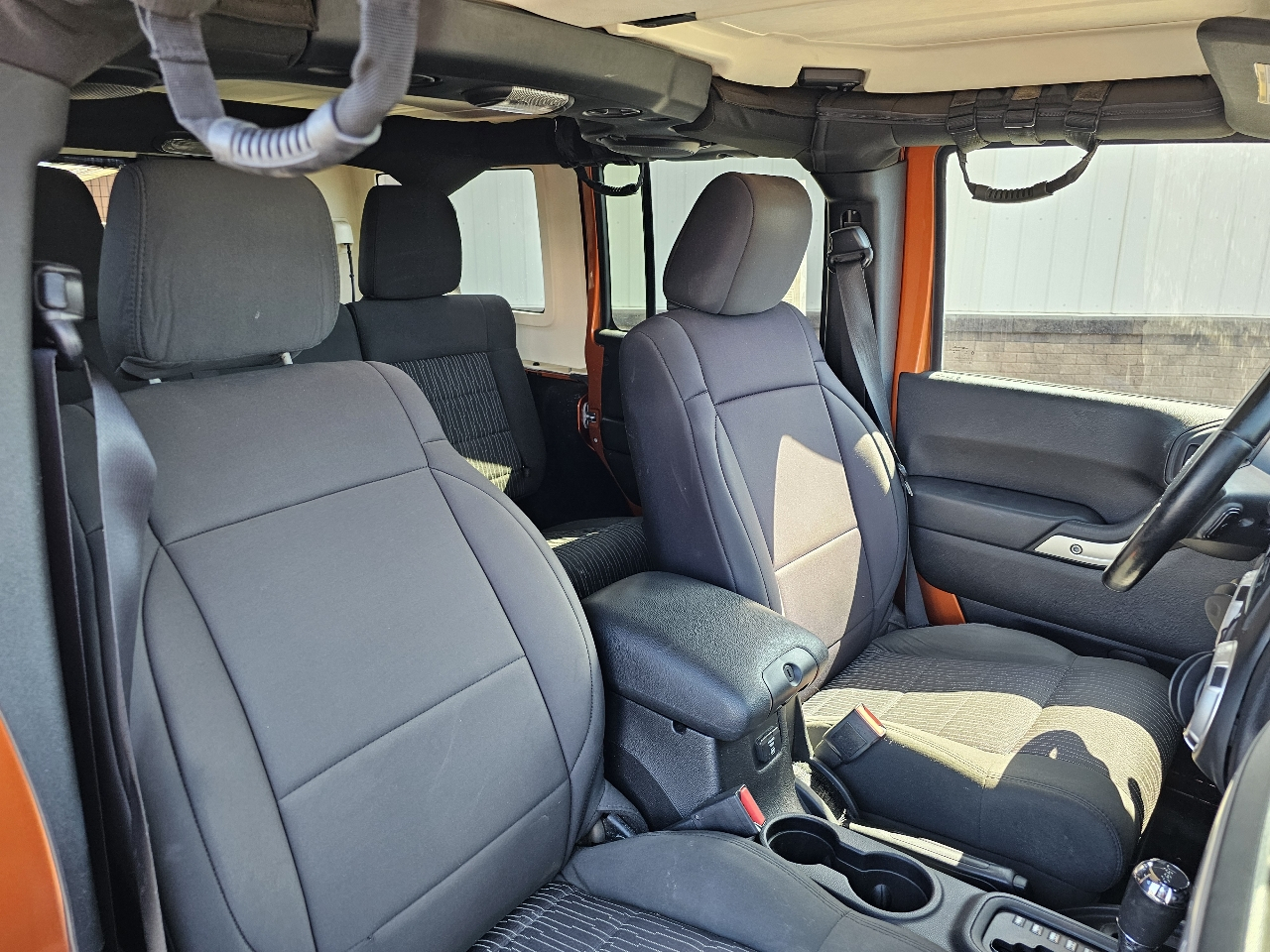 Jeep Wrangler Unlimited 4WD 4dr Sahara 2011