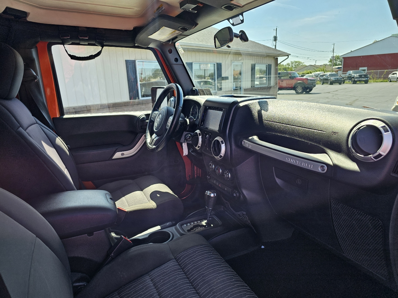 Jeep Wrangler Unlimited 4WD 4dr Sahara 2011