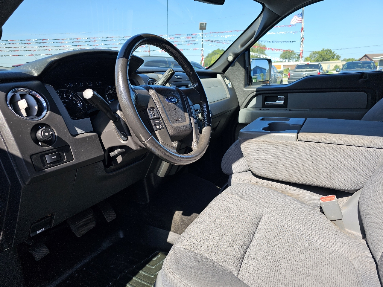 Ford F-150 4WD SuperCrew 145" XL 2013