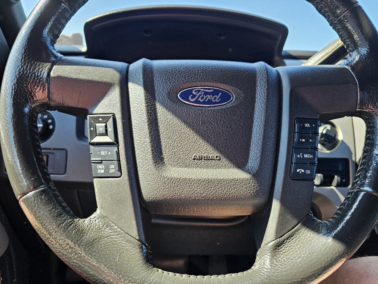 Ford F-150 4WD SuperCrew 145" XL 2013