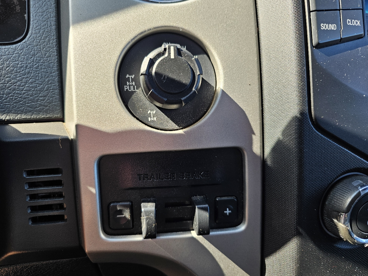 Ford F-150 4WD SuperCrew 145" XL 2013