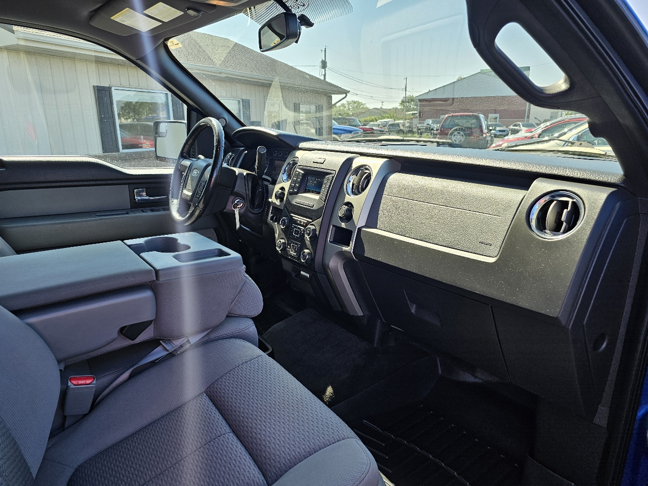 Ford F-150 4WD SuperCrew 145" XL 2013