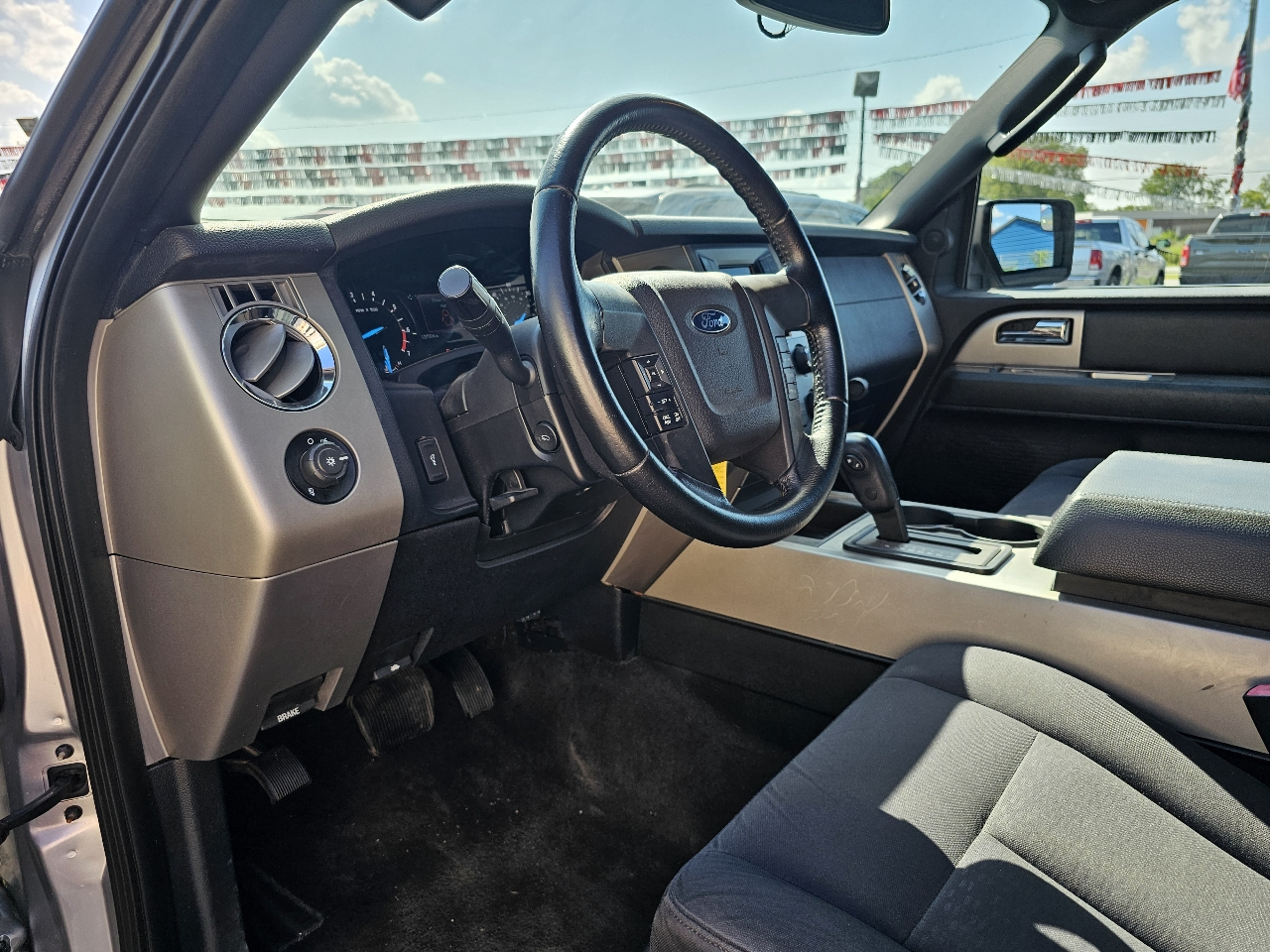 Ford Expedition 4WD 4dr XLT 2015