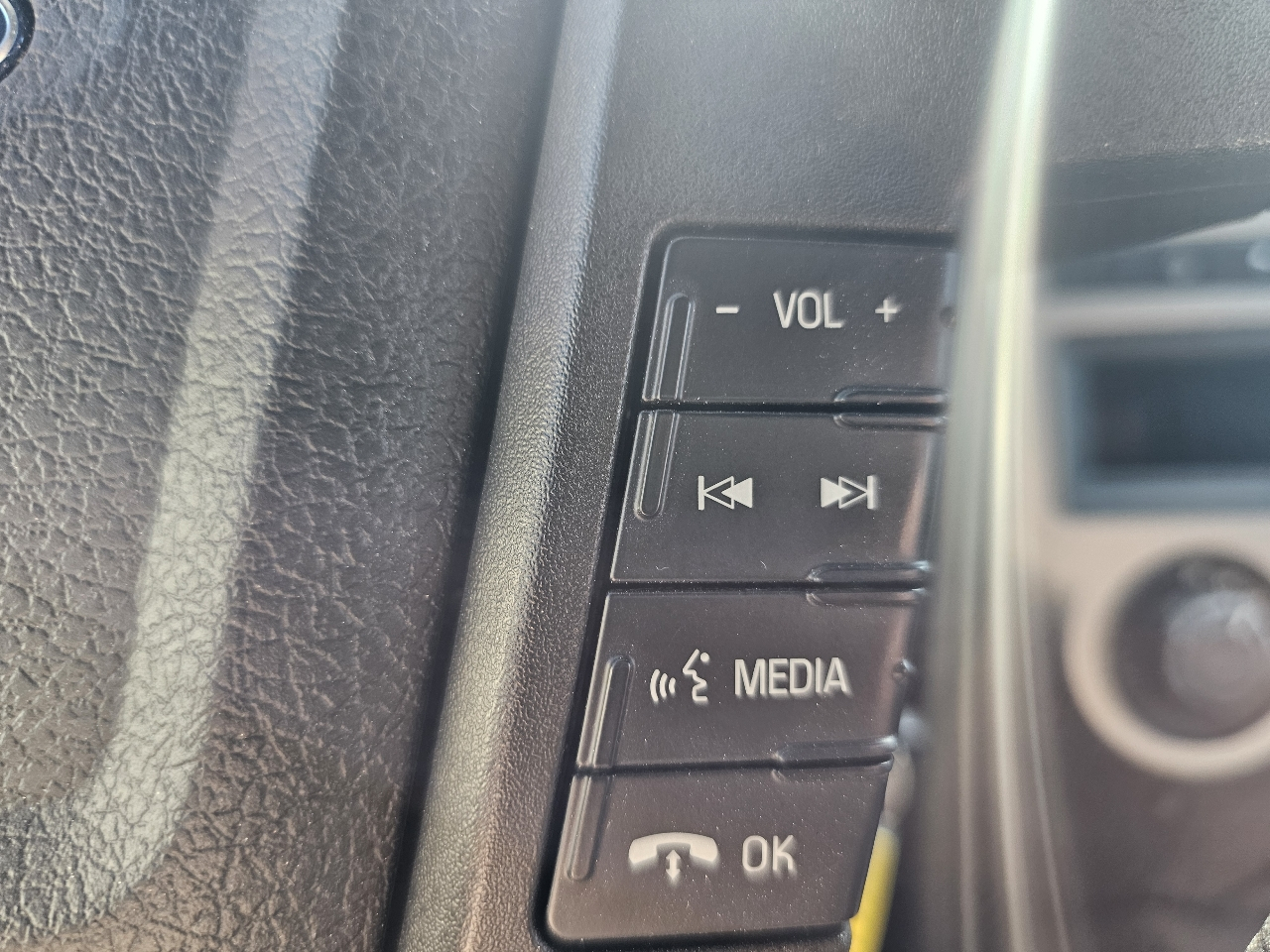 Ford Expedition 4WD 4dr XLT 2015