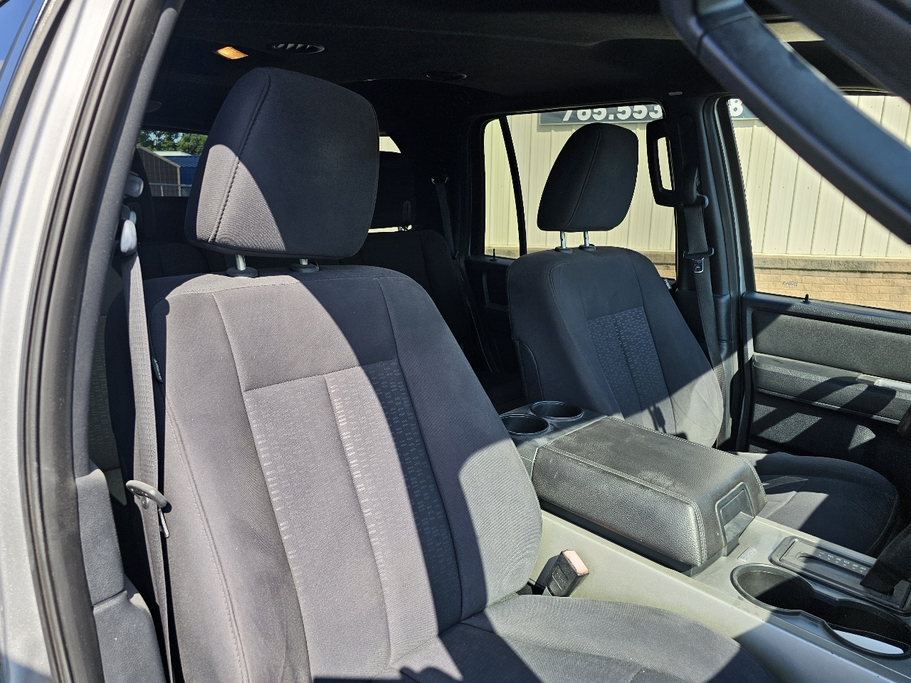 Ford Expedition 4WD 4dr XLT 2015