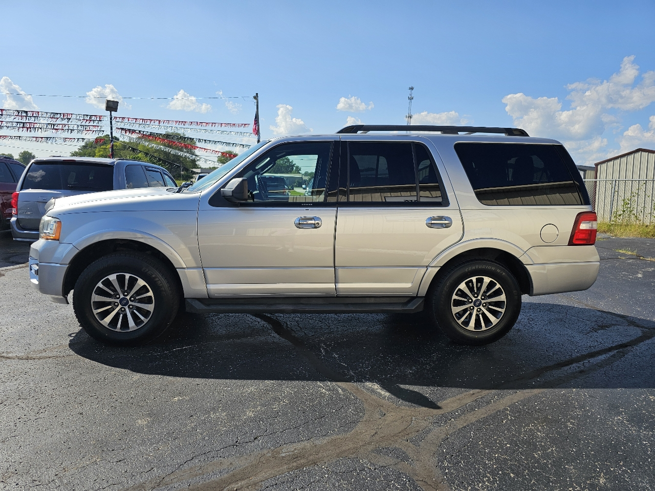 Ford Expedition 4WD 4dr XLT 2015