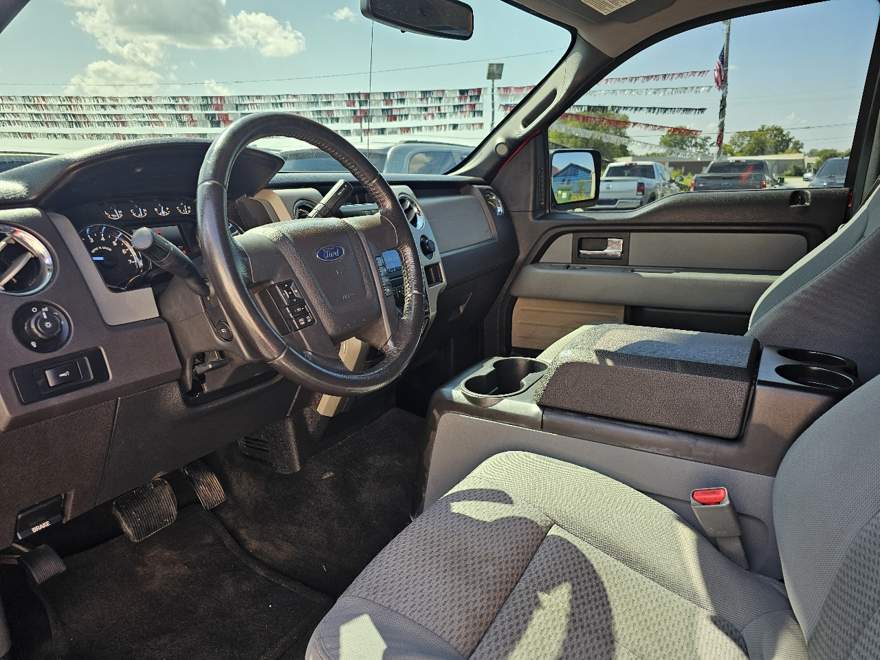 Ford F-150 4WD SuperCrew 145" XL 2012