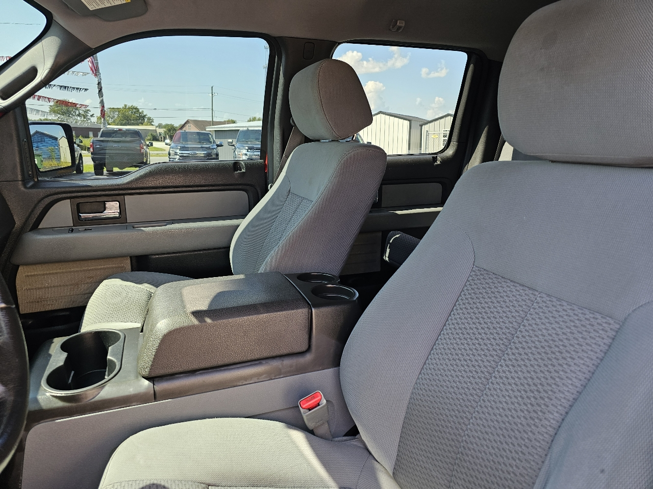 Ford F-150 4WD SuperCrew 145" XL 2012