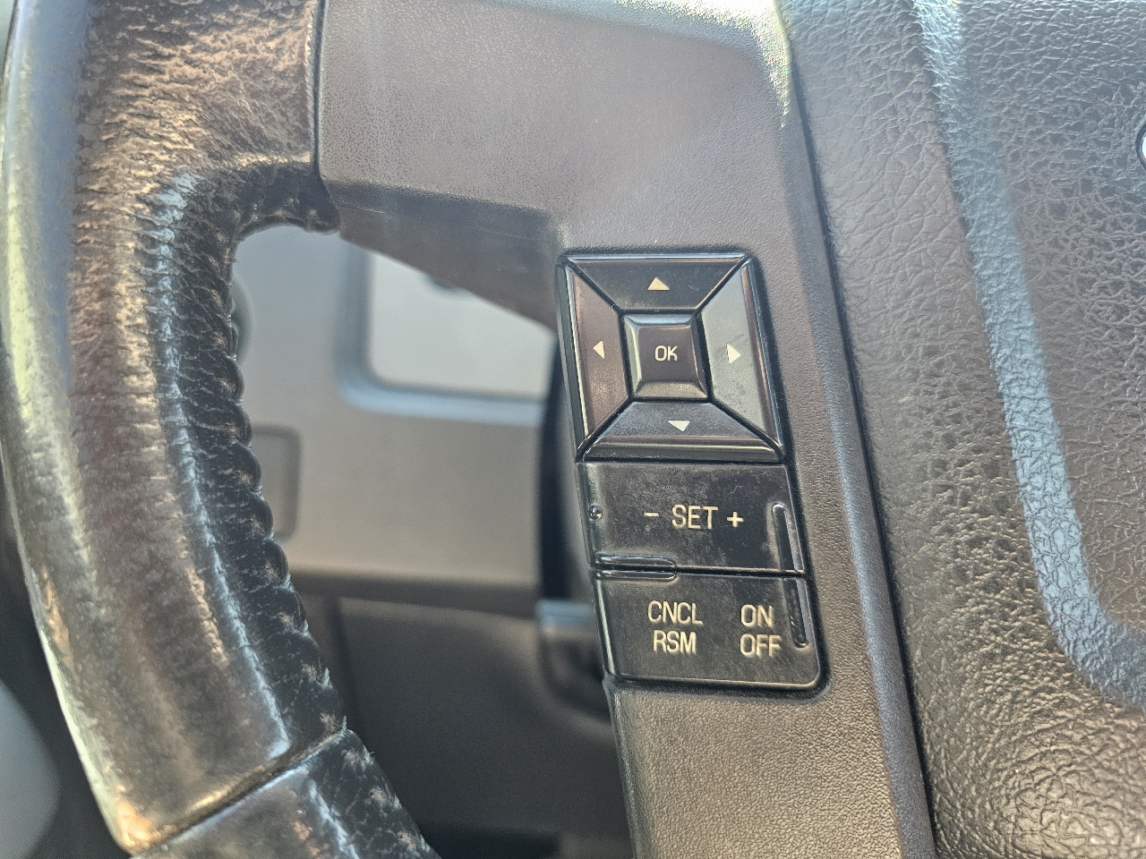 Ford F-150 4WD SuperCrew 145" XL 2012