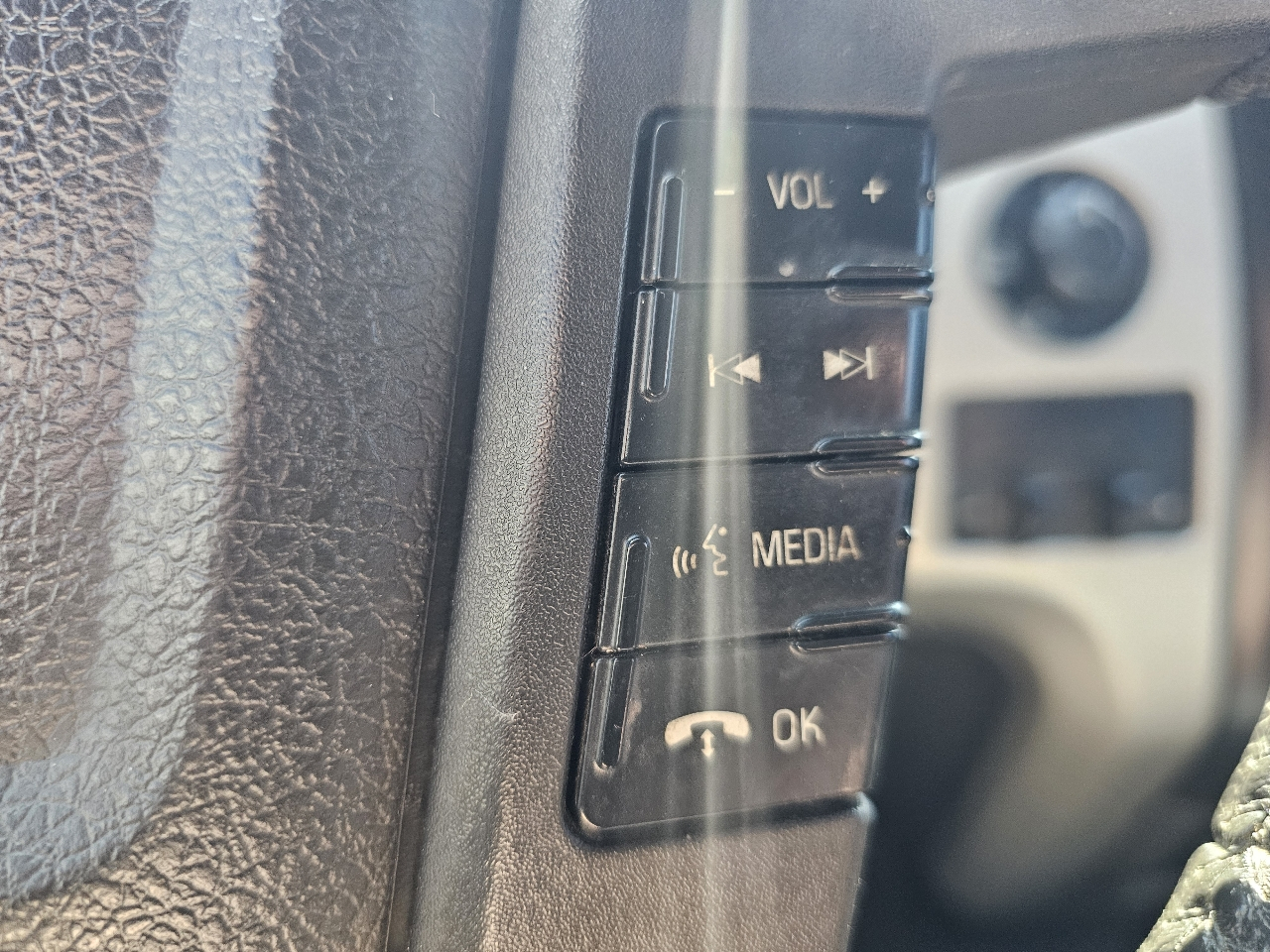 Ford F-150 4WD SuperCrew 145" XL 2012