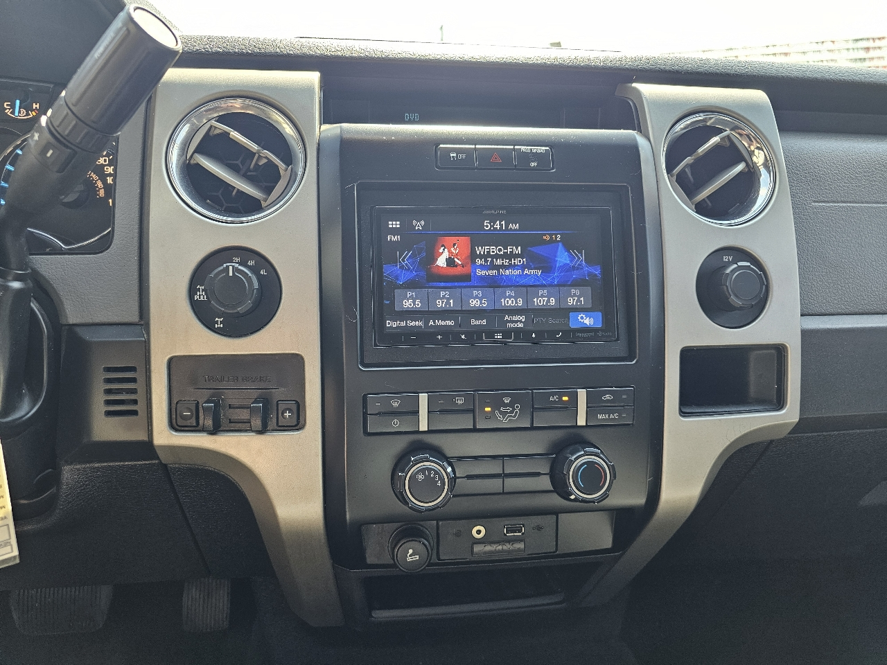 Ford F-150 4WD SuperCrew 145" XL 2012