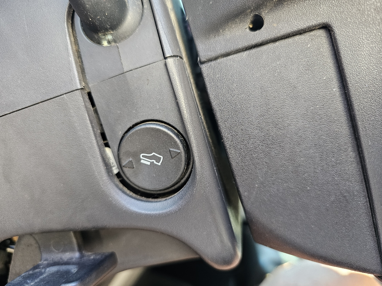 Ford F-150 4WD SuperCrew 145" XL 2012