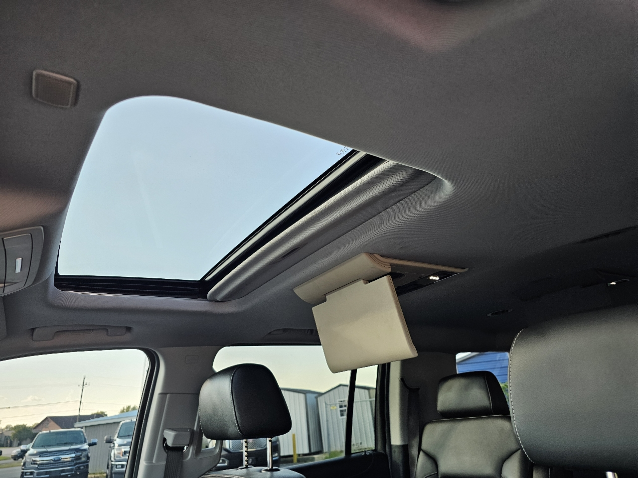 Chevrolet Suburban 4WD 4dr 1500 Premier 2019