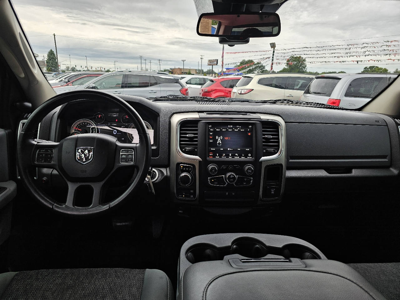 RAM 1500 Classic SLT 4x4 Crew Cab 6'4" Box 2019