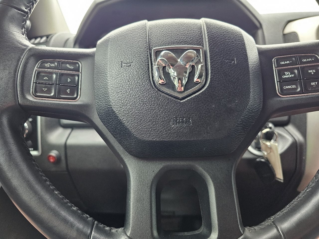 RAM 1500 Classic SLT 4x4 Crew Cab 6'4" Box 2019