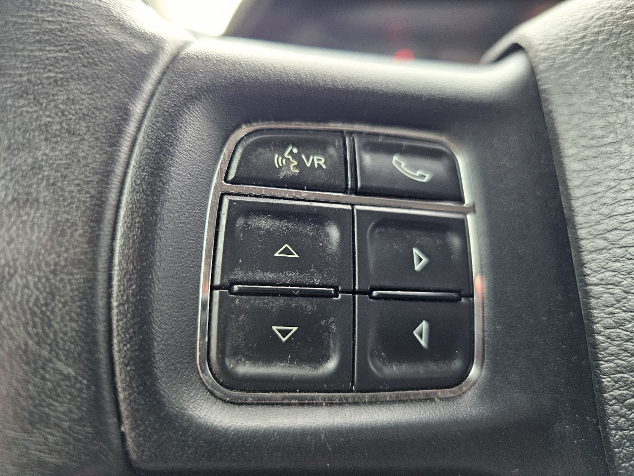 RAM 1500 Classic SLT 4x4 Crew Cab 6'4" Box 2019