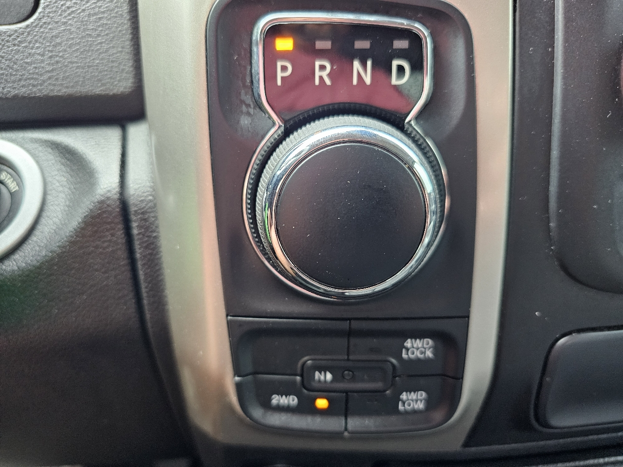 RAM 1500 Classic SLT 4x4 Crew Cab 6'4" Box 2019