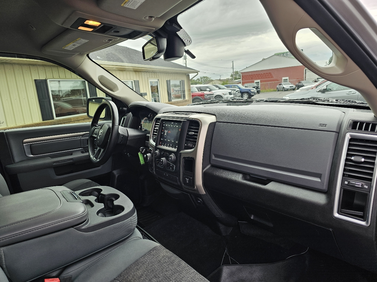 RAM 1500 Classic SLT 4x4 Crew Cab 6'4" Box 2019