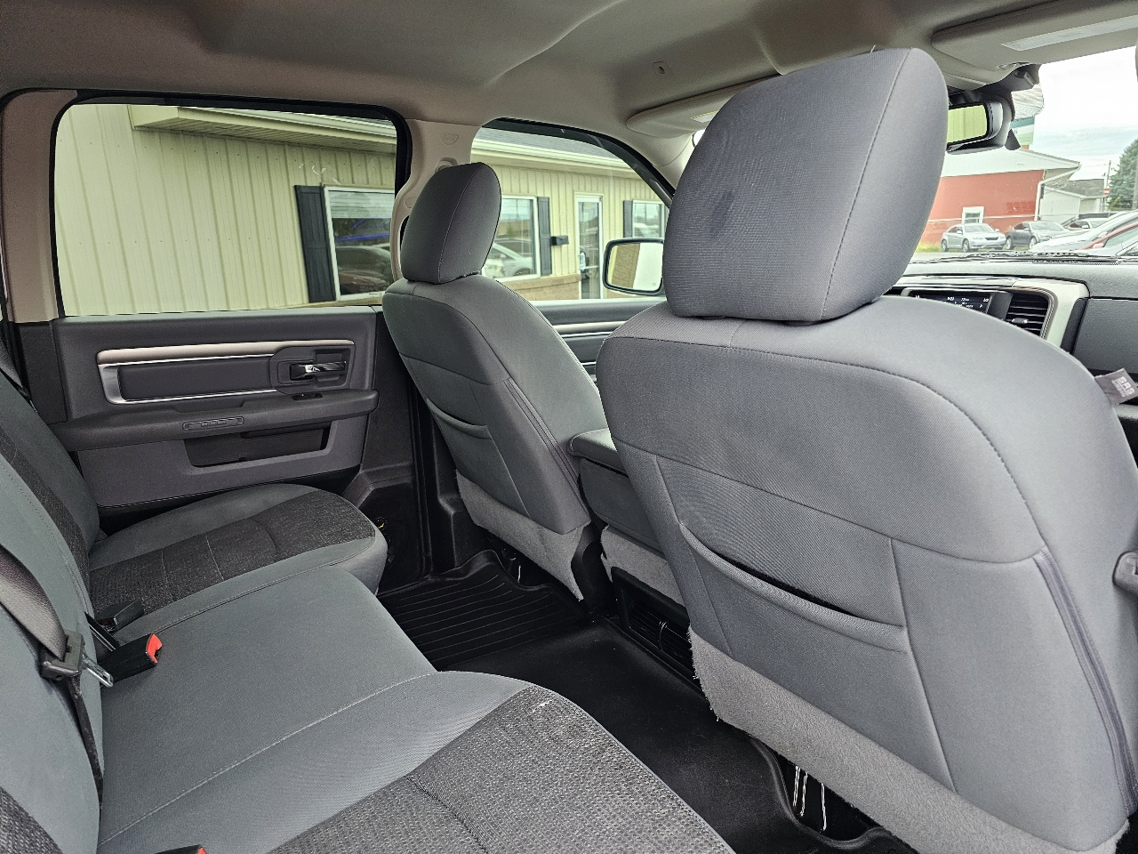 RAM 1500 Classic SLT 4x4 Crew Cab 6'4" Box 2019