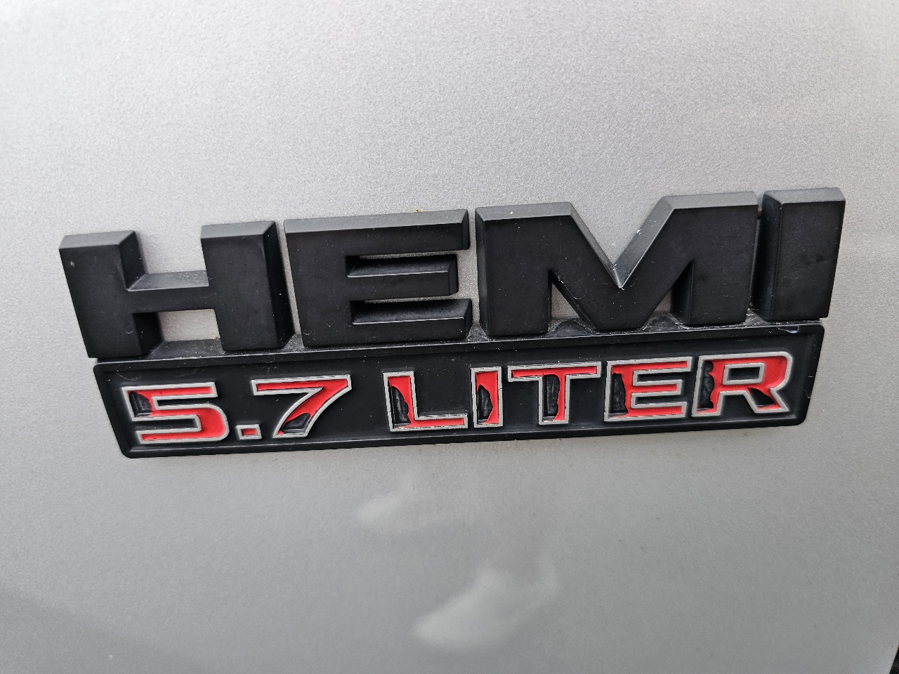 RAM 1500 Classic SLT 4x4 Crew Cab 6'4" Box 2019