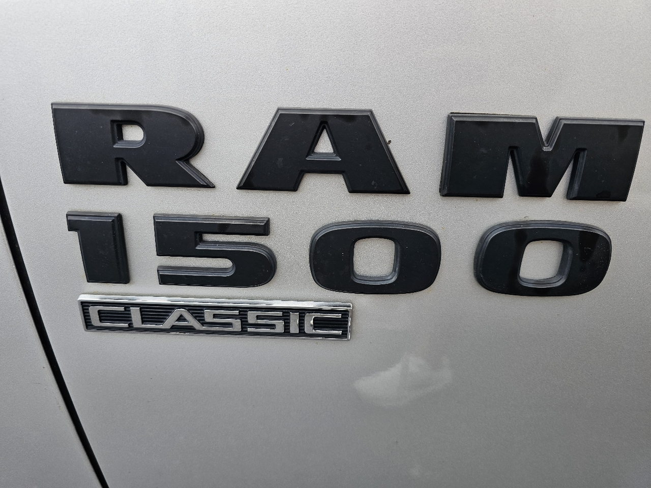 RAM 1500 Classic SLT 4x4 Crew Cab 6'4" Box 2019
