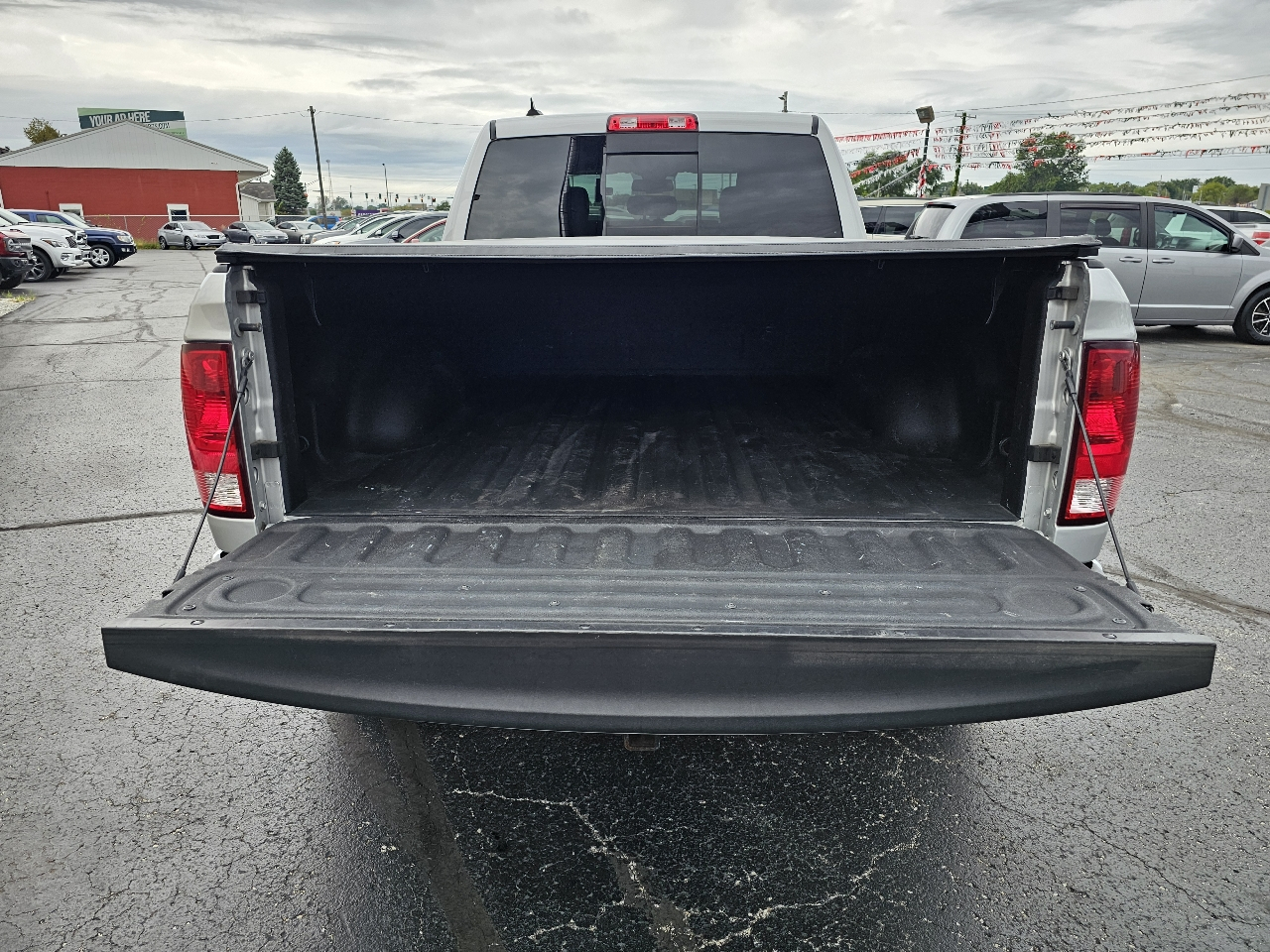 RAM 1500 Classic SLT 4x4 Crew Cab 6'4" Box 2019