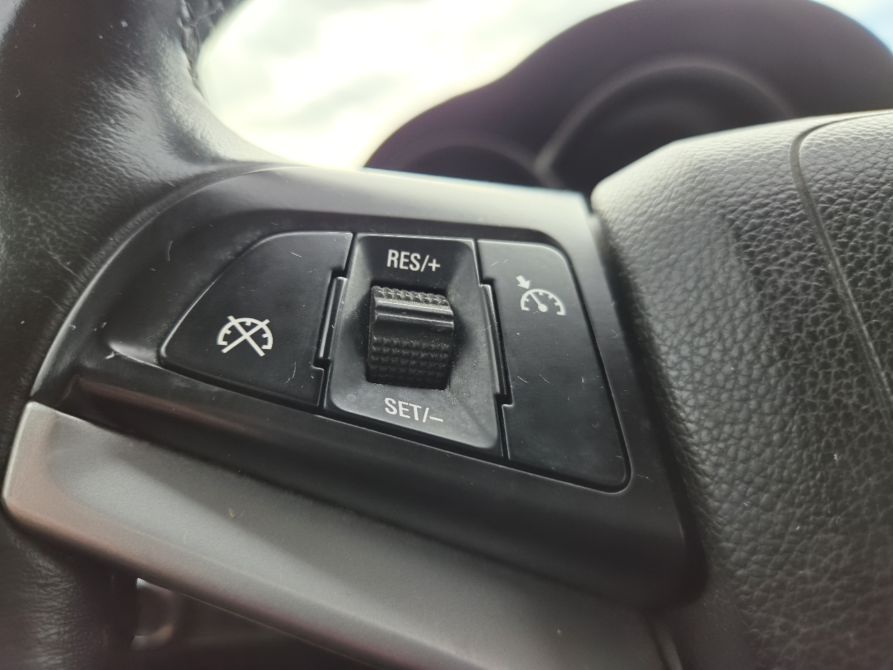 Chevrolet Cruze 4dr Sdn LT w/1LT 2012