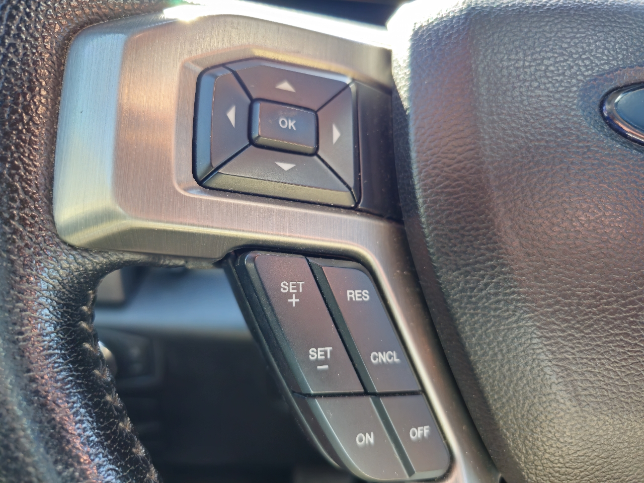 Ford F-150 4WD SuperCrew 145" XLT 2015