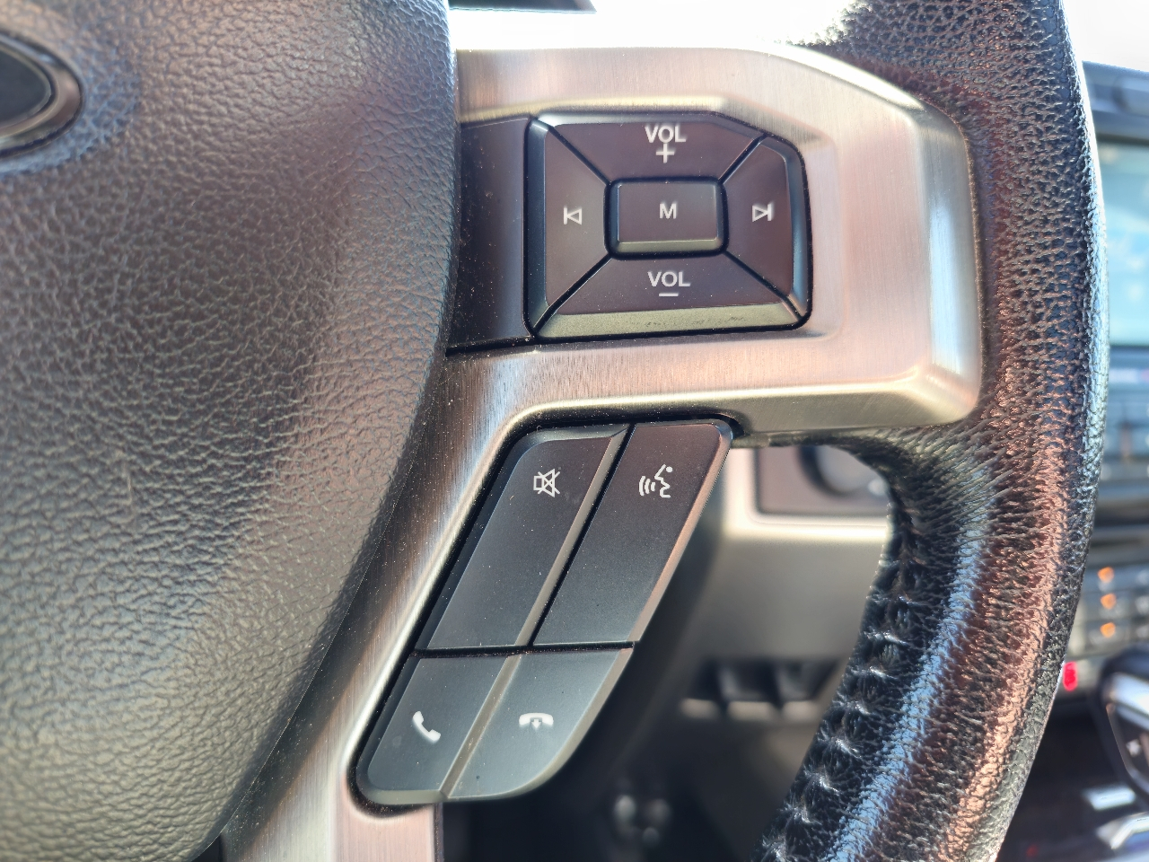 Ford F-150 4WD SuperCrew 145" XLT 2015