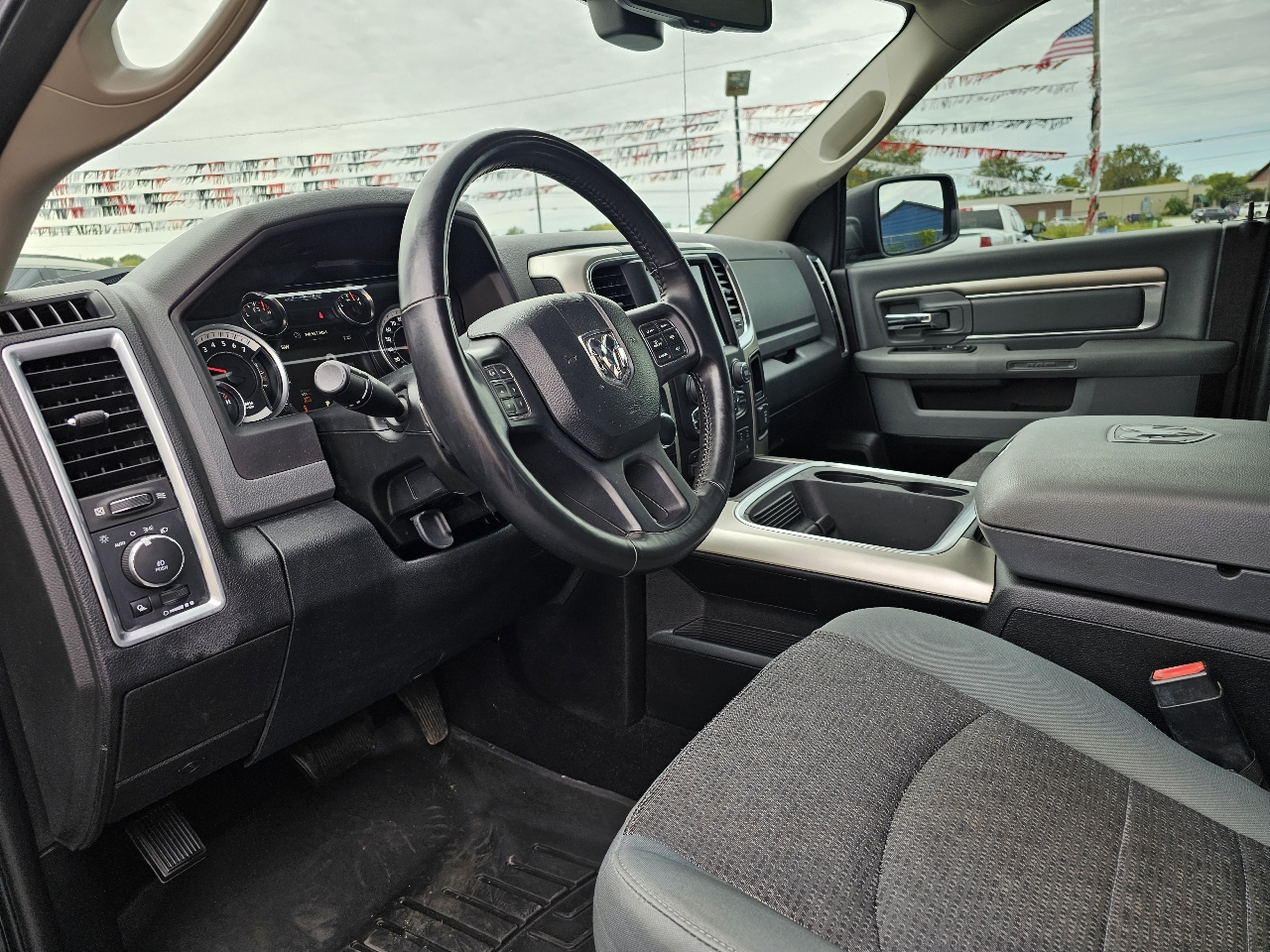 RAM 1500 Big Horn 4x4 Crew Cab 5'7" Box 2018