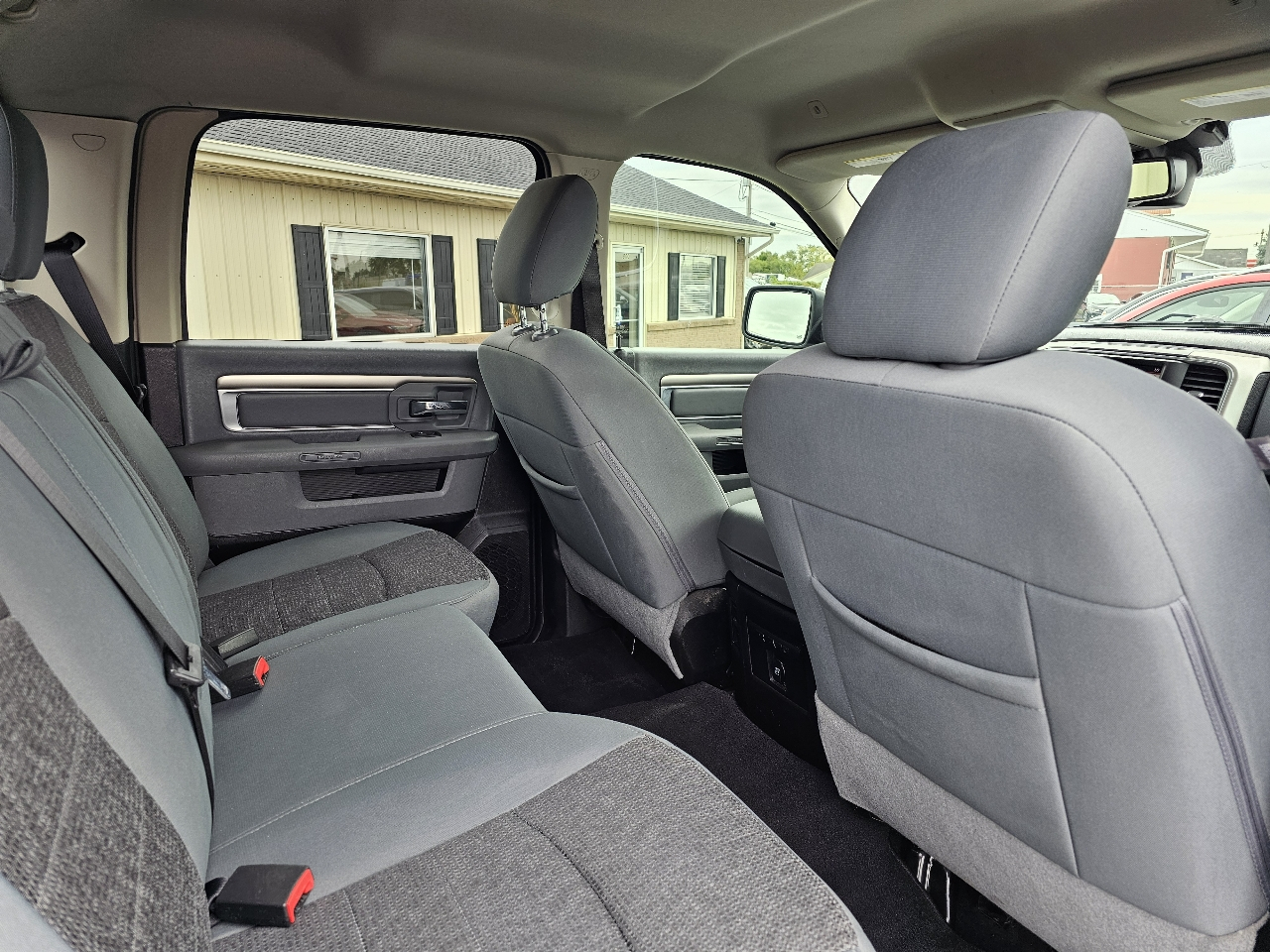 RAM 1500 Big Horn 4x4 Crew Cab 5'7" Box 2018