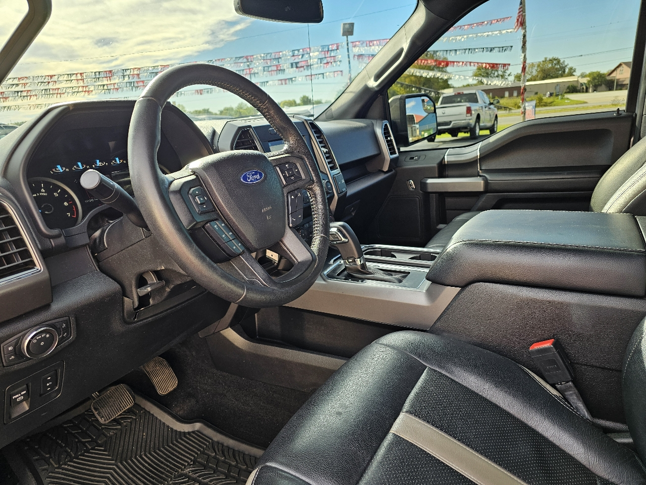 Ford F-150 4WD SuperCrew 145" XLT 2019