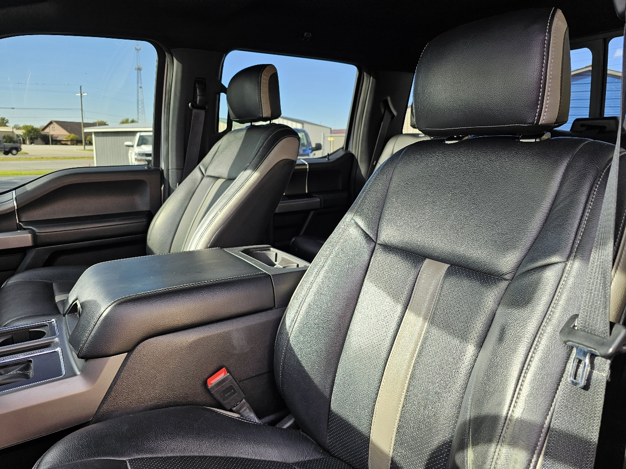 Ford F-150 4WD SuperCrew 145" XLT 2019